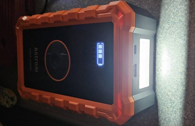 Flashlight on AstroAI S8.