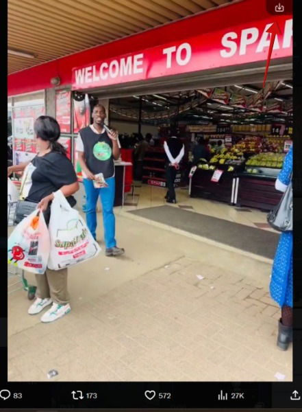 Downloading X video using a Firefox extension. 