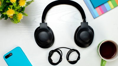 Headphone Types Explained Featured