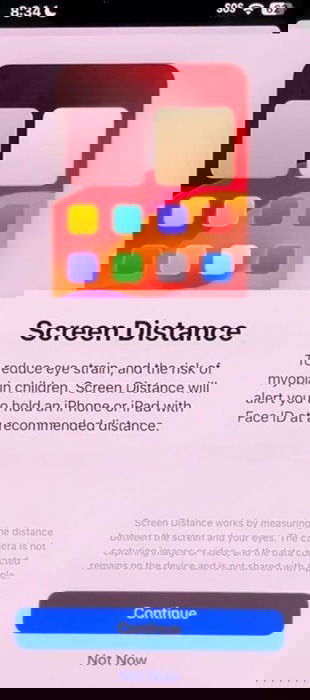 Using screen distance on iPhone to protect your eyes when using a smartphone.