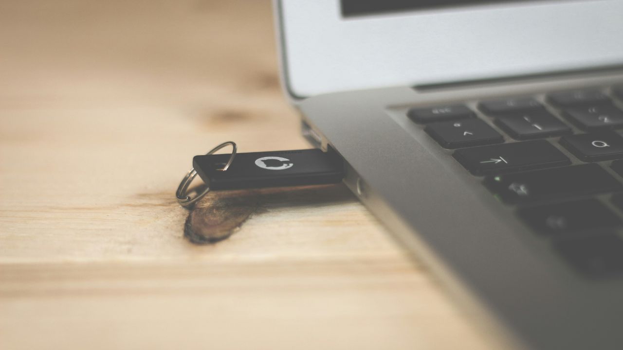 How To Repair A Corrupted Usb Drive In Linux Feature Image