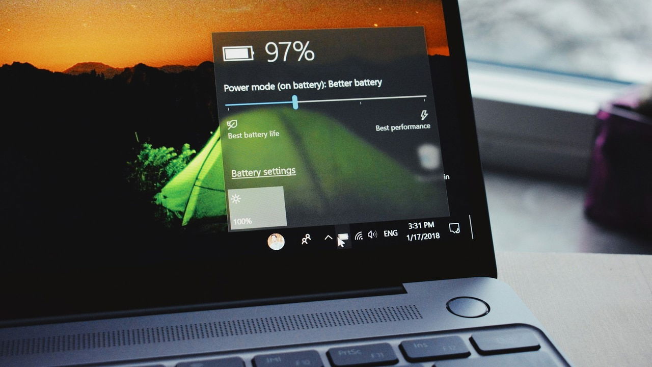 laptop screen with windows battery information showing