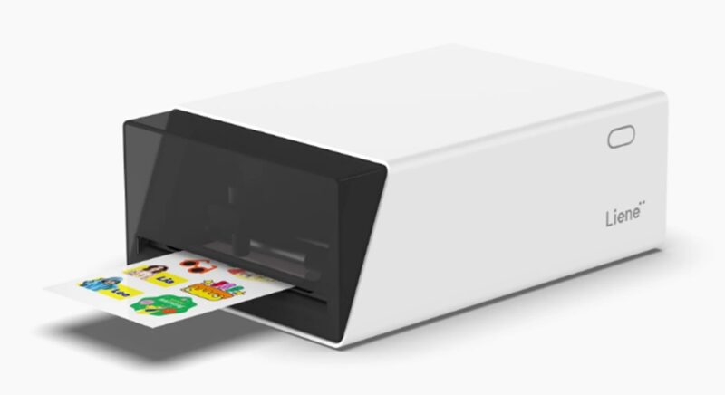 Liene PixCut S1 printing stickers.