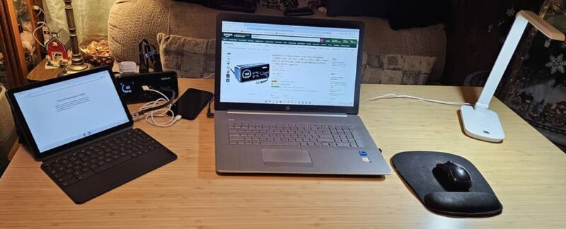 Multiple devices connected to MOKiN charging station.