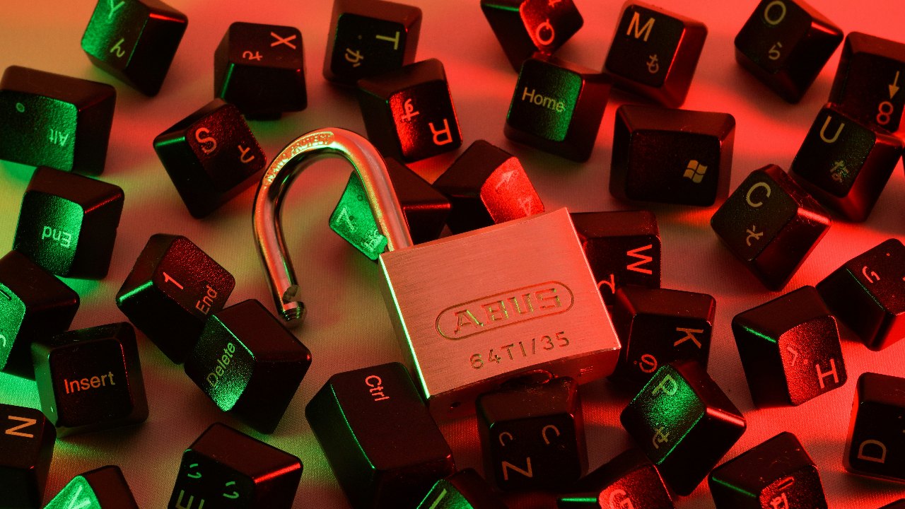 Passkeys Are Everywhere Now. Is Your Password Manager Obsolete?