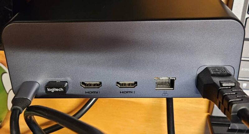 HDMI ports in the back of MOKiN docking station.